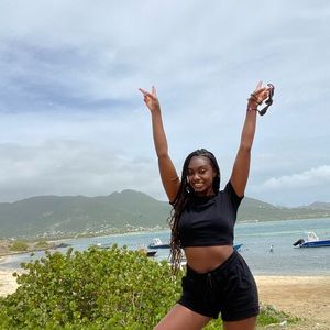 Meet your Posher, Jade